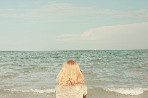 金沙滩之夏在蓝天下的唯美图片(3)