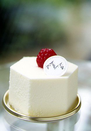 漂亮的生日蛋糕图片(3)