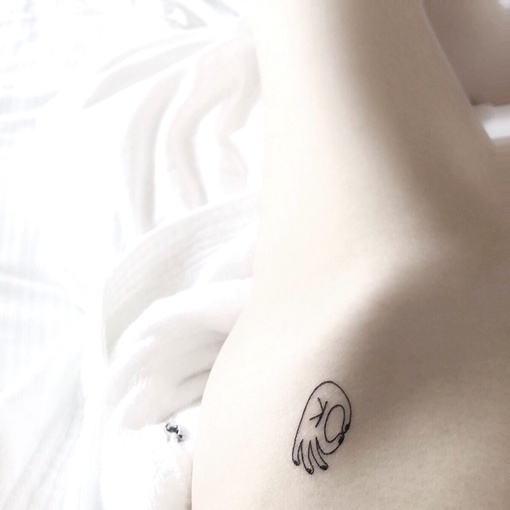 女生肩膀纹身图片(2)