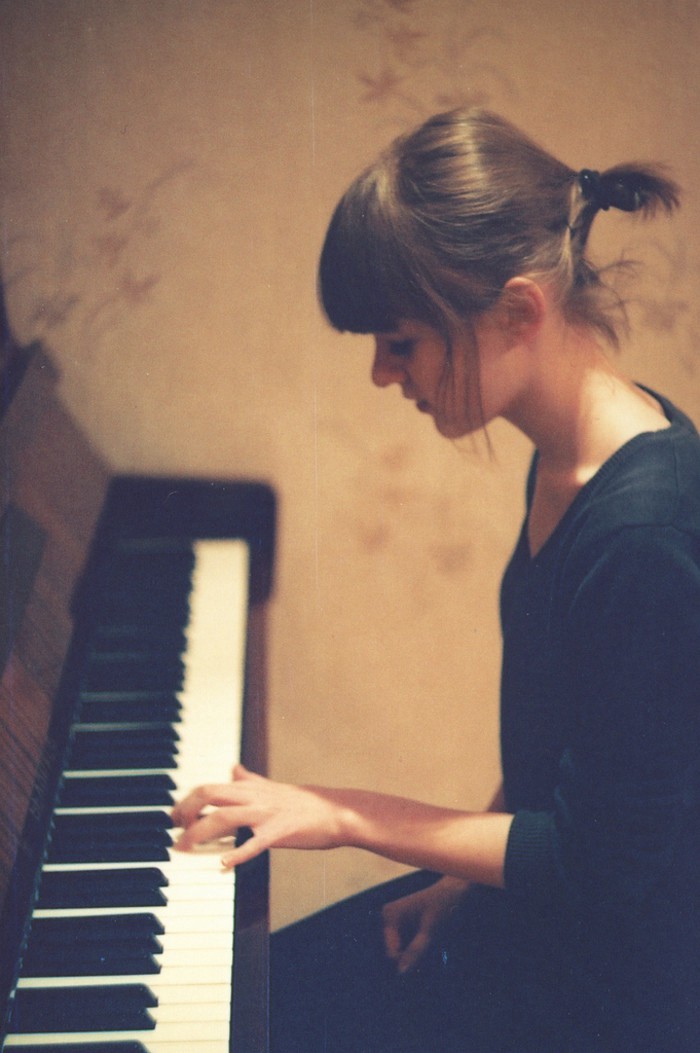 优美意境的弹钢琴美图图片(4)