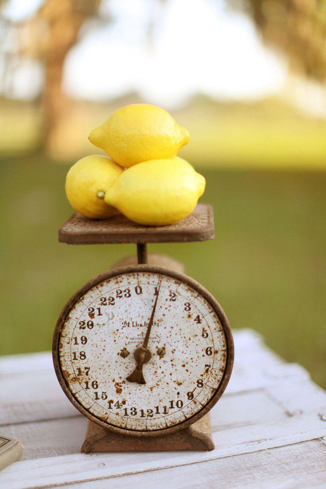 营养丰富的柠檬水果唯美图片(7)