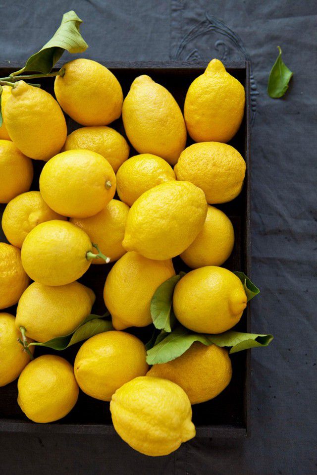 营养丰富的柠檬水果唯美图片(8)