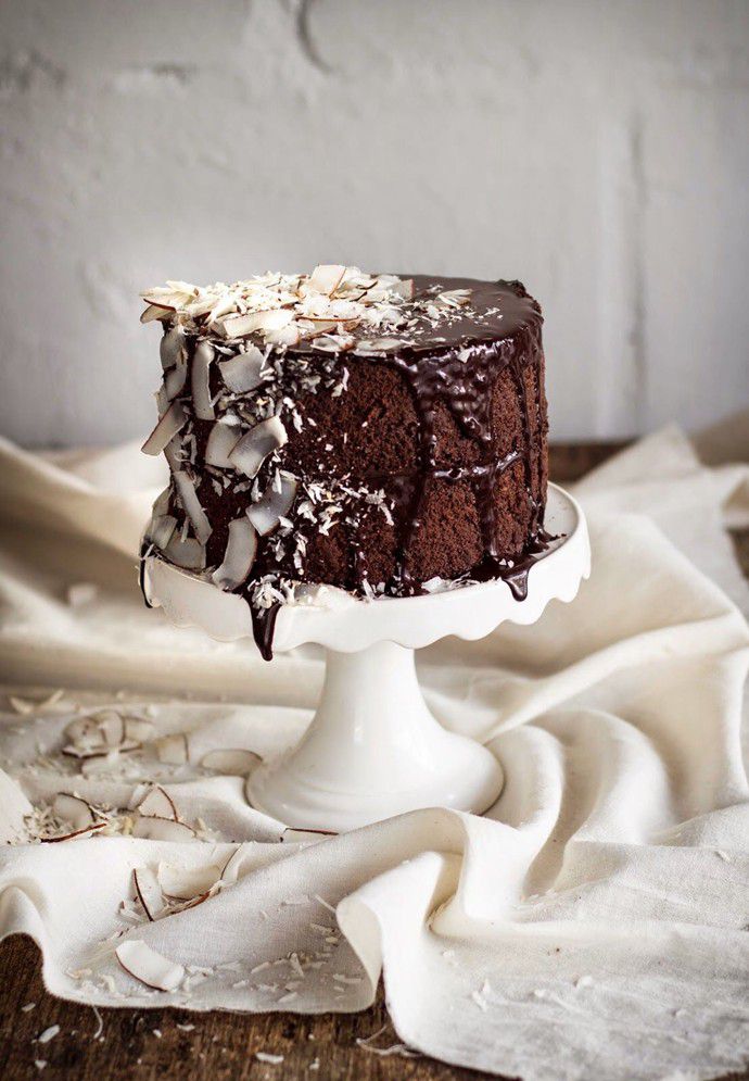 诱人的巧克力蛋糕唯美甜品图片
