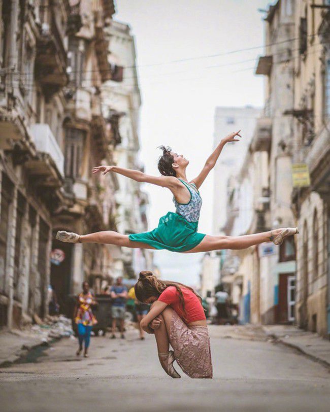 街头舞蹈的芭蕾舞舞者优美摄影图片(8)