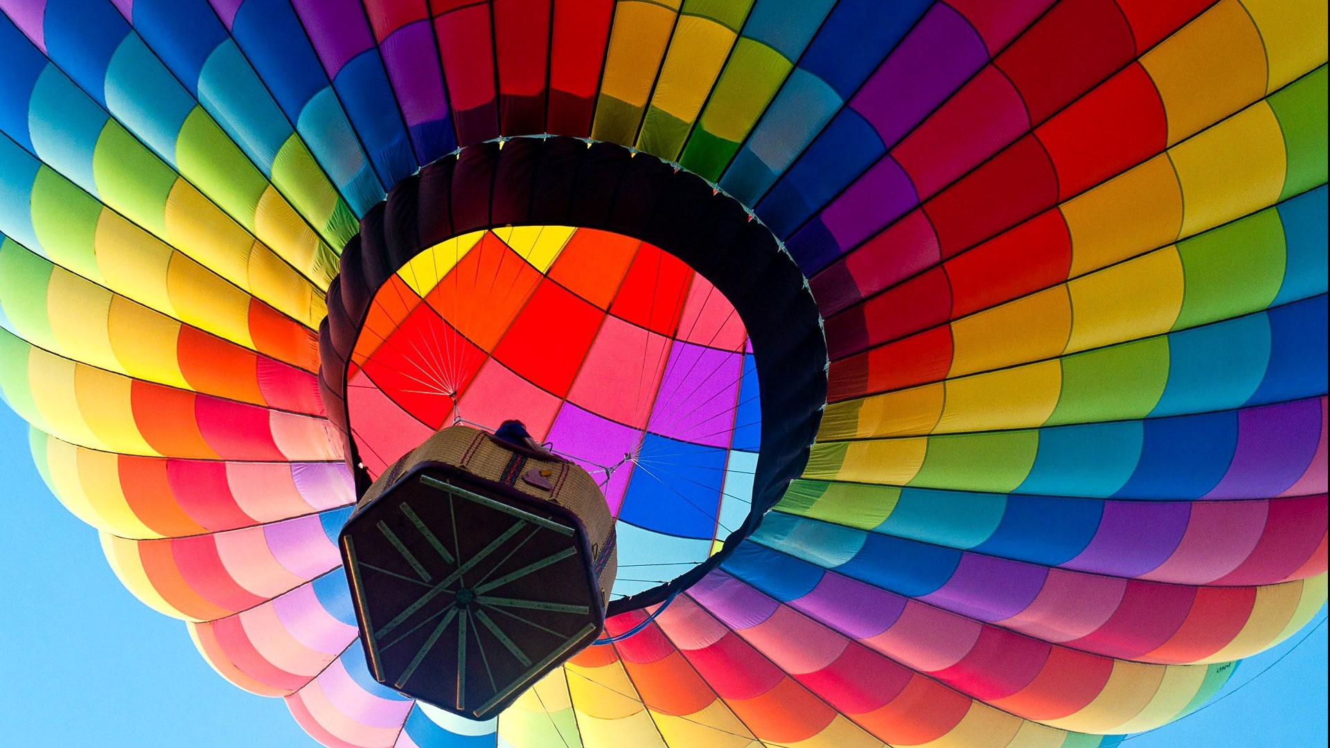 彩色热气球壁纸高清 热气球高清素材