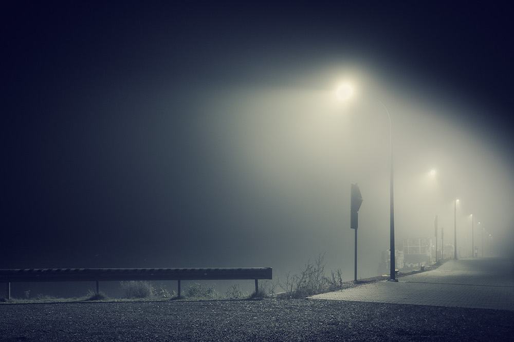 夜景图片唯美 深夜，无人的街，朦胧的光(8)