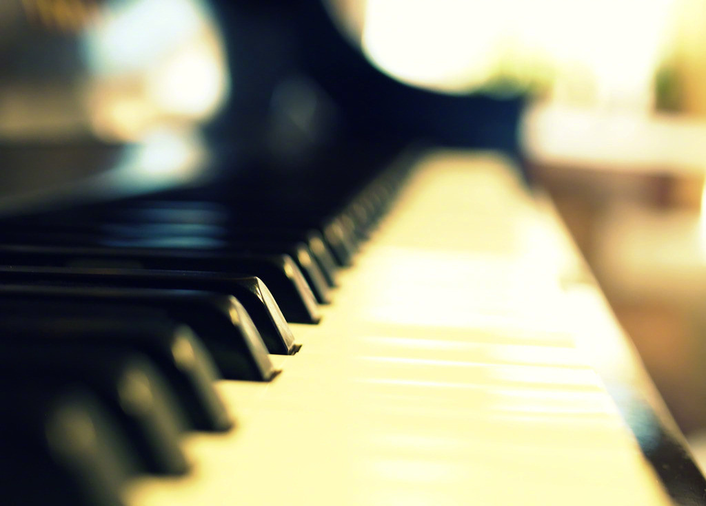 钢琴图片唯美 你弹奏音符她为你流出美妙(3)