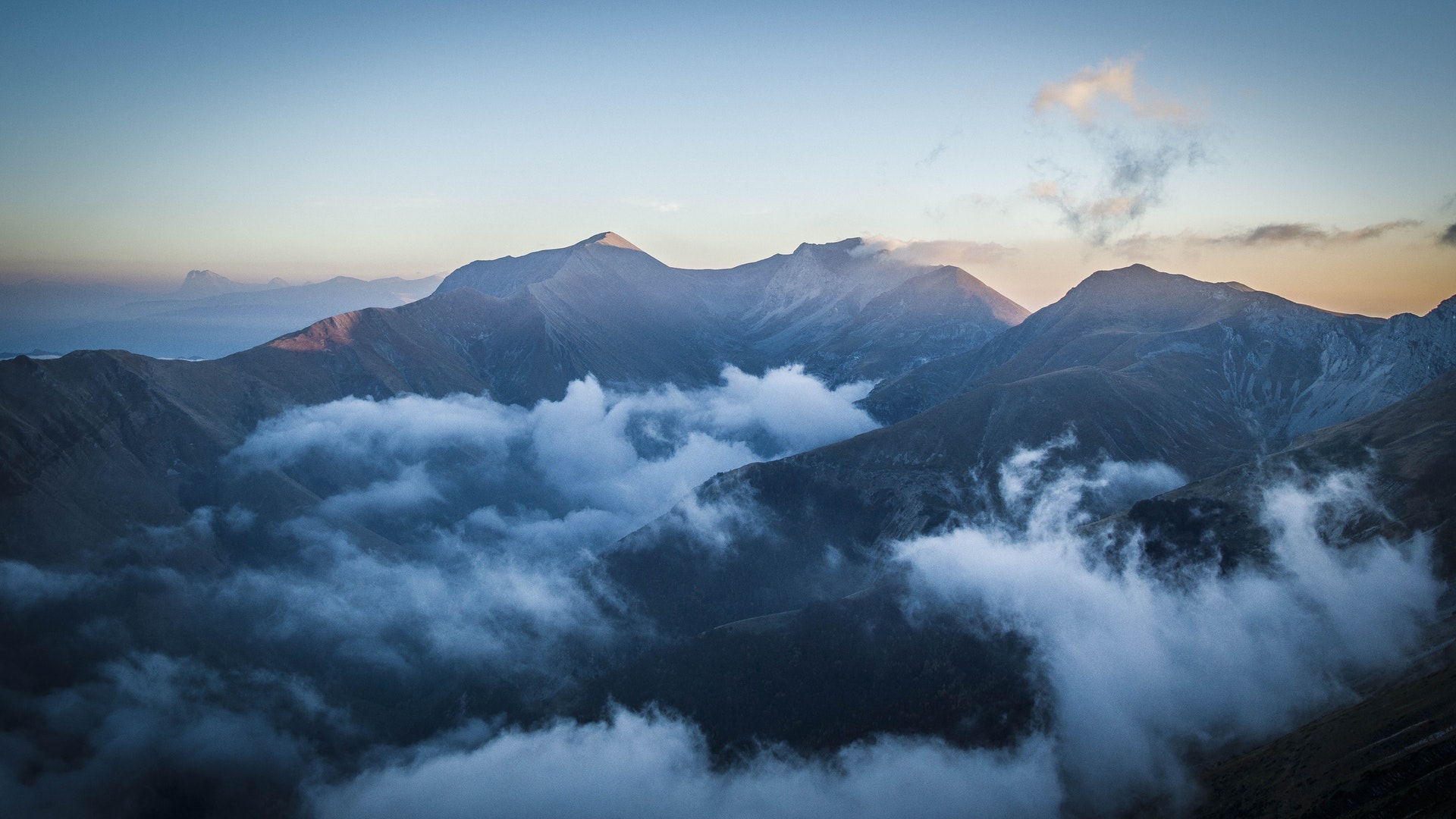 山峰图片素材 壮丽的山峰美景摄影图片