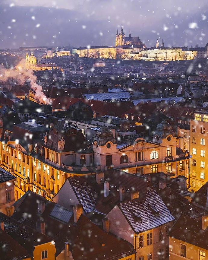 城市雪景图片 布拉格的雪夜图片