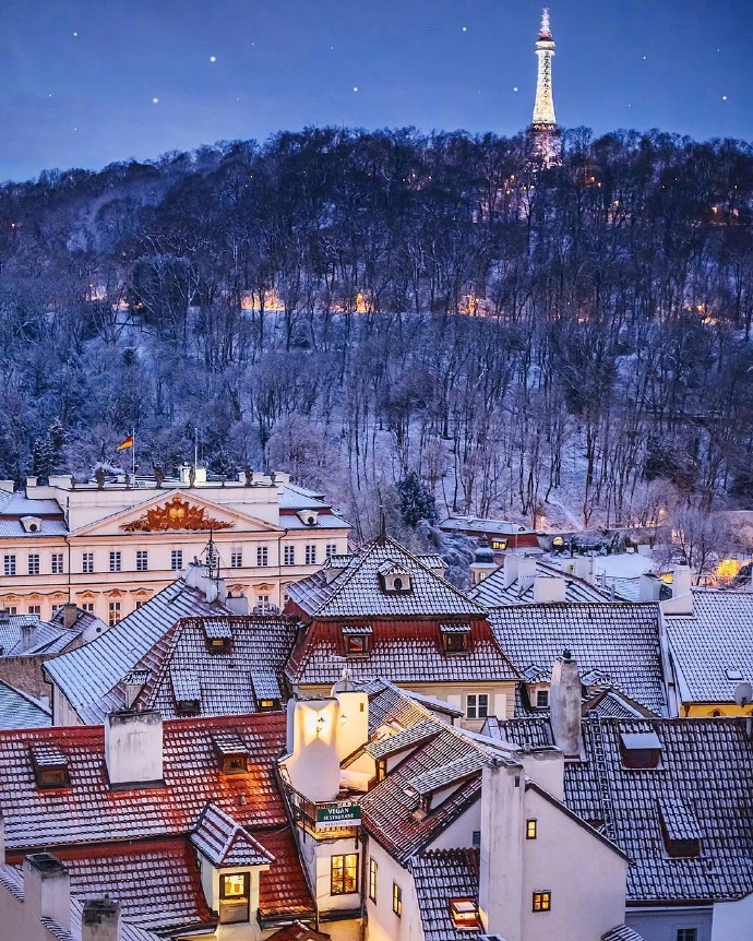 城市雪景图片 布拉格的雪夜图片(9)