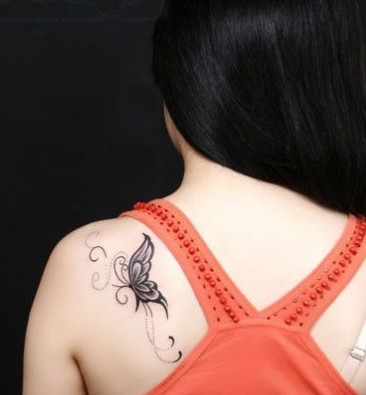 满背的漂亮蝴蝶纹身图片
