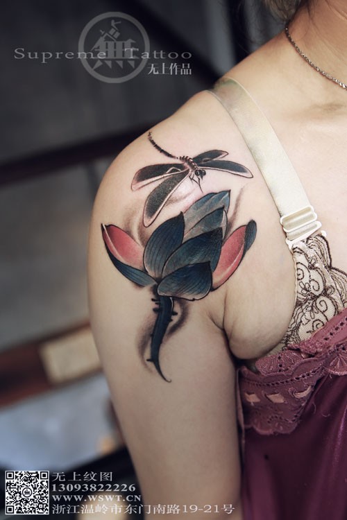 大臂蜻蜓荷花遮盖纹身作品图案