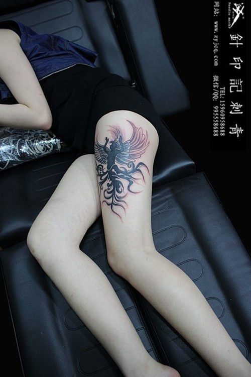 美女大腿精美个性天使纹身图案