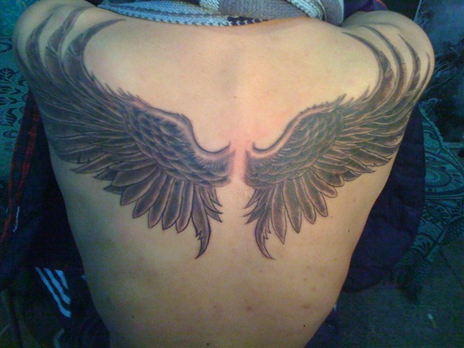 男生个性后背翅膀纹身图案大全
