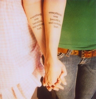 代表爱情的情侣手臂英文纹身图案