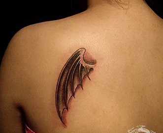 堕落天使纹身图片小翅膀图案
