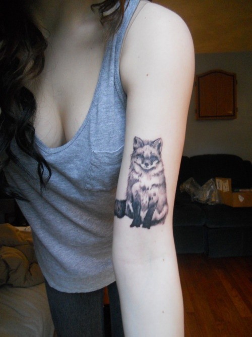 纹身图案狐狸女生图片
