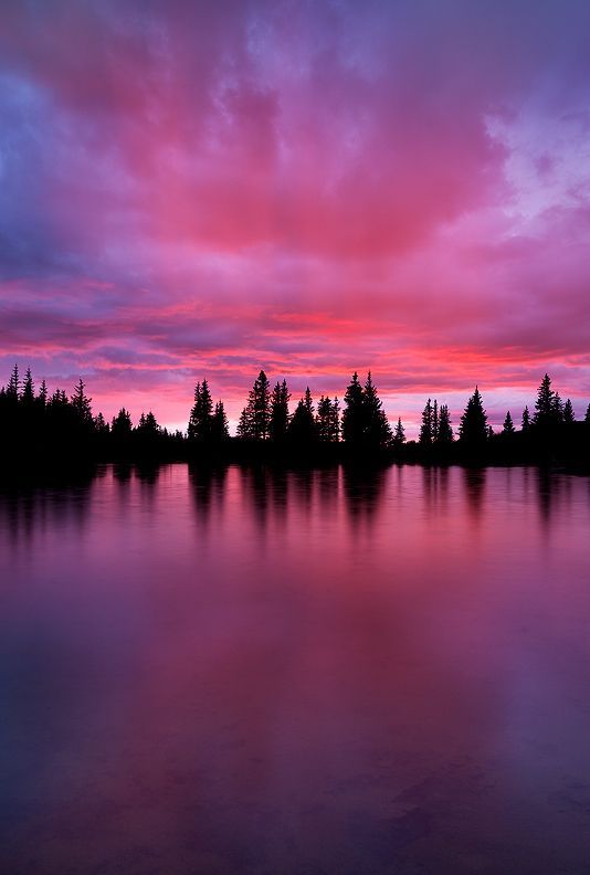夕阳意境迷人风景山水摄影图片