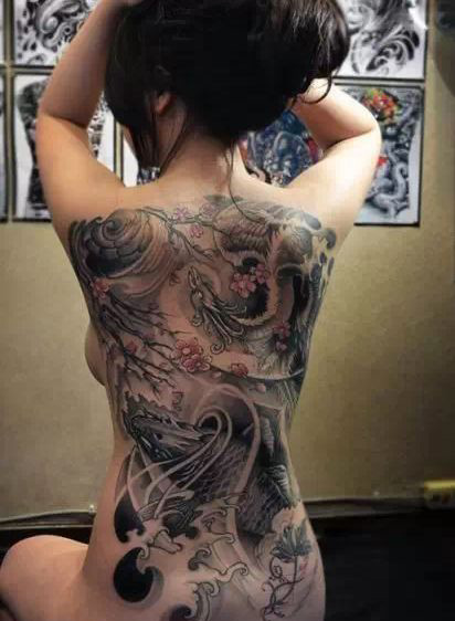 女生满背纹身图片图案