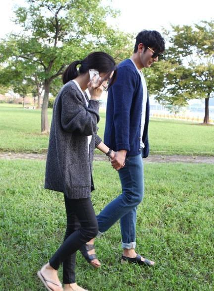 唯美韩国情侣街头摄影图片
