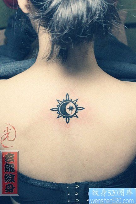 太阳龙纹身图片 美女后背潮流的彩色太阳纹身图片高清(2)