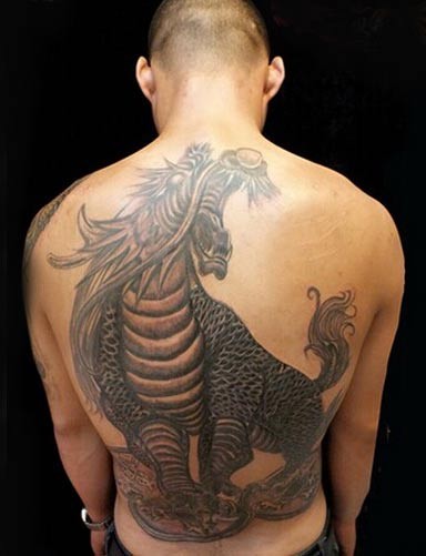 神兽火麒麟纹身图片 神兽麒麟的个性满背纹身图案欣赏
