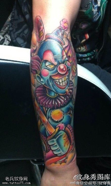 手臂彩色school小丑纹身图案