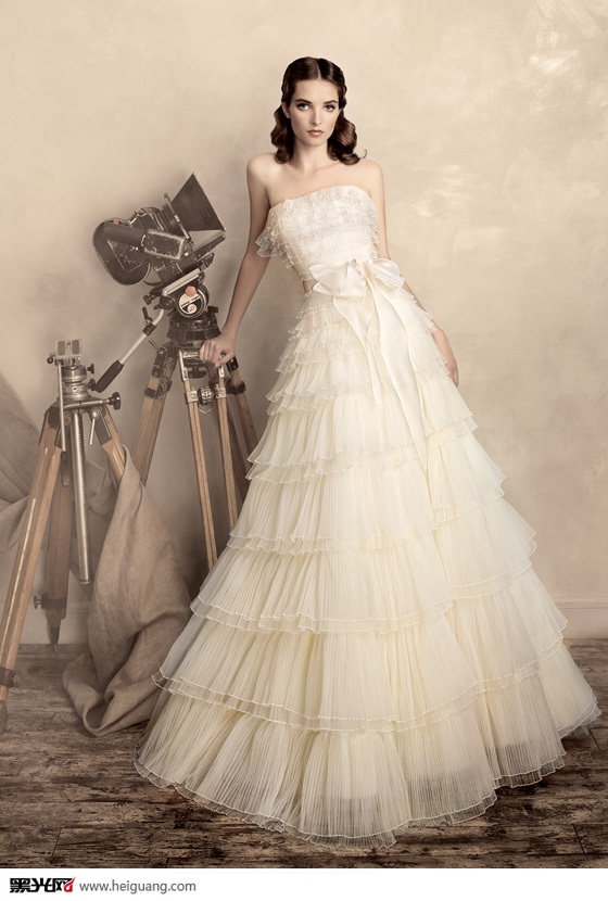 俄罗斯新娘唯美裹胸婚纱摄影