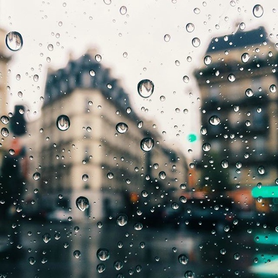 雨中哭泣唯美意境图片 意境朦胧的雨中唯美图片