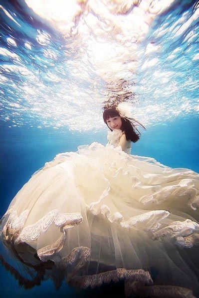 水底婚纱。