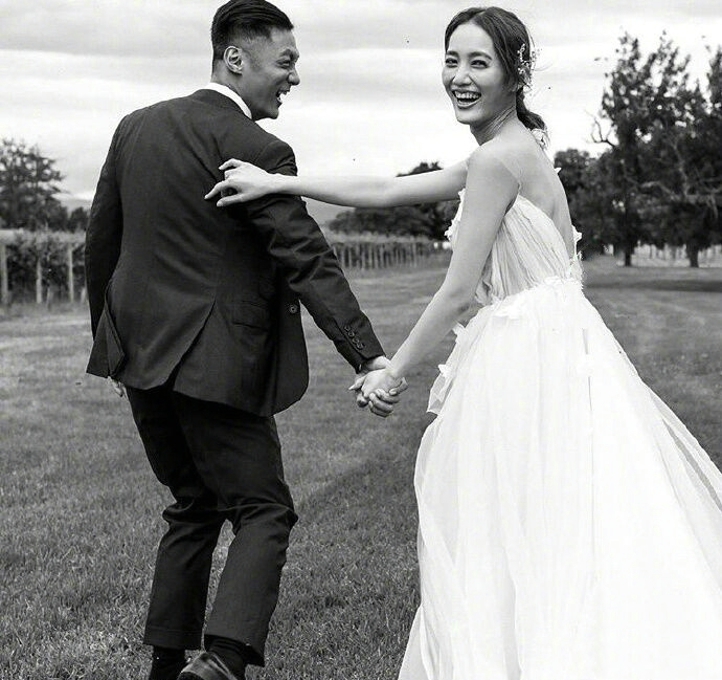 余文乐结婚照写真
