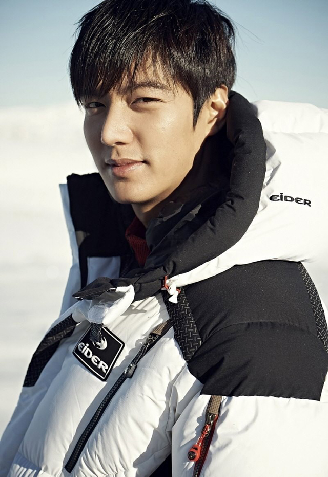 韩国男星李敏镐冬季雪地帅气写真