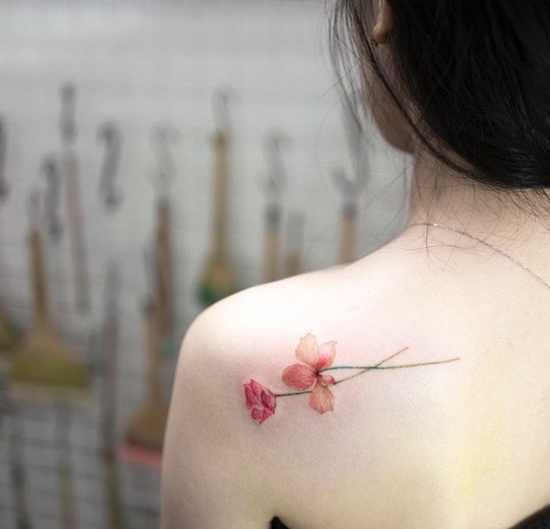 女生纹身小清新图案 后背可爱的花卉纹身图案大全