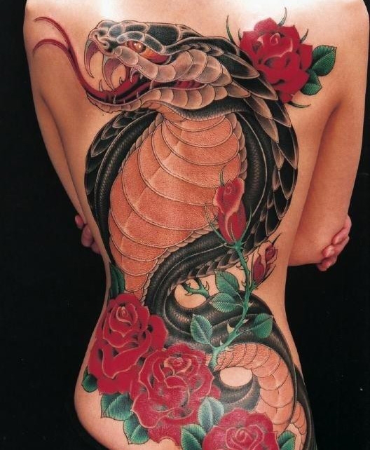 妖娆霸气性感美女后背彩色花朵蛇纹身图案