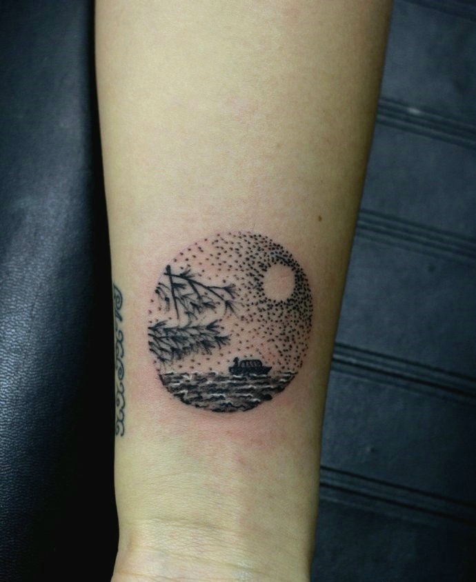 月光扁舟的文艺范儿图案纹身