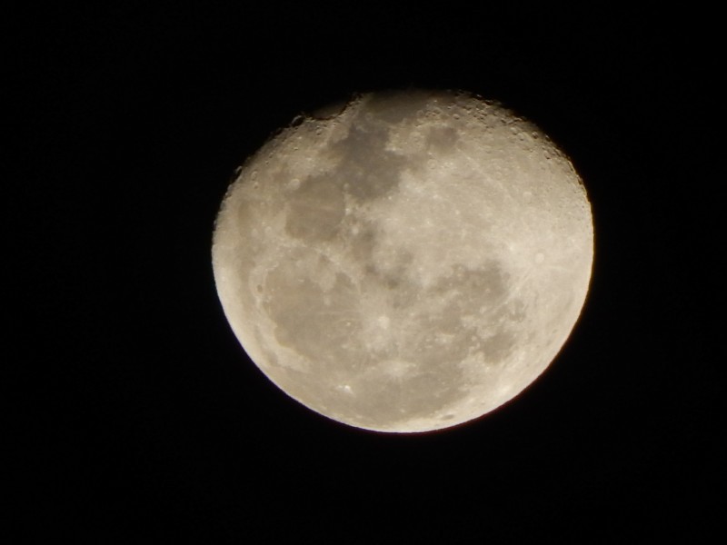 夜空中的月亮图片夜空中的月亮图片(3)
