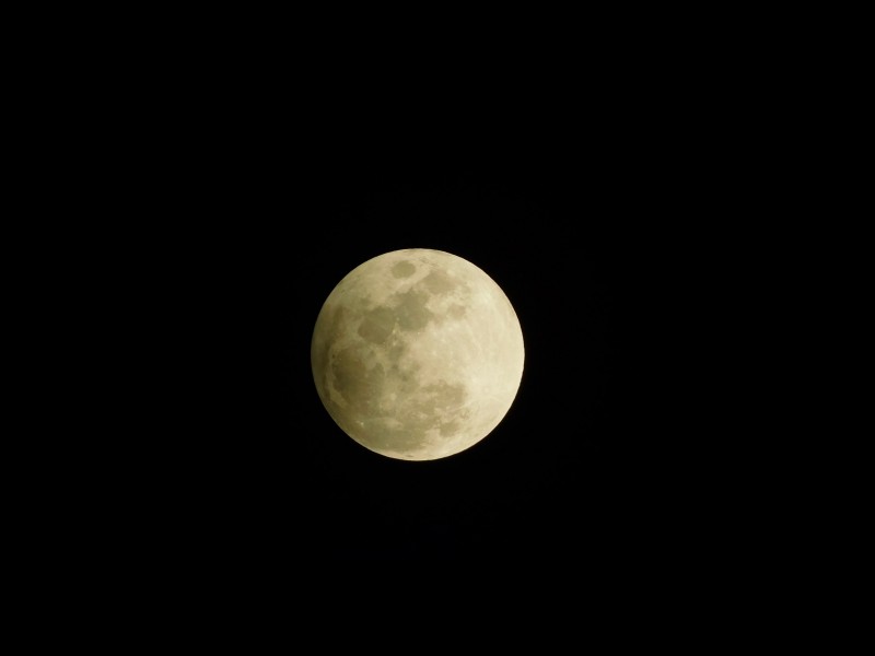 夜空中的月亮图片夜空中的月亮图片(10)