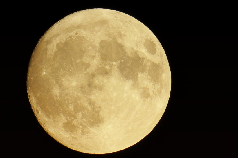 夜空中的月亮图片夜空中的月亮图片(6)