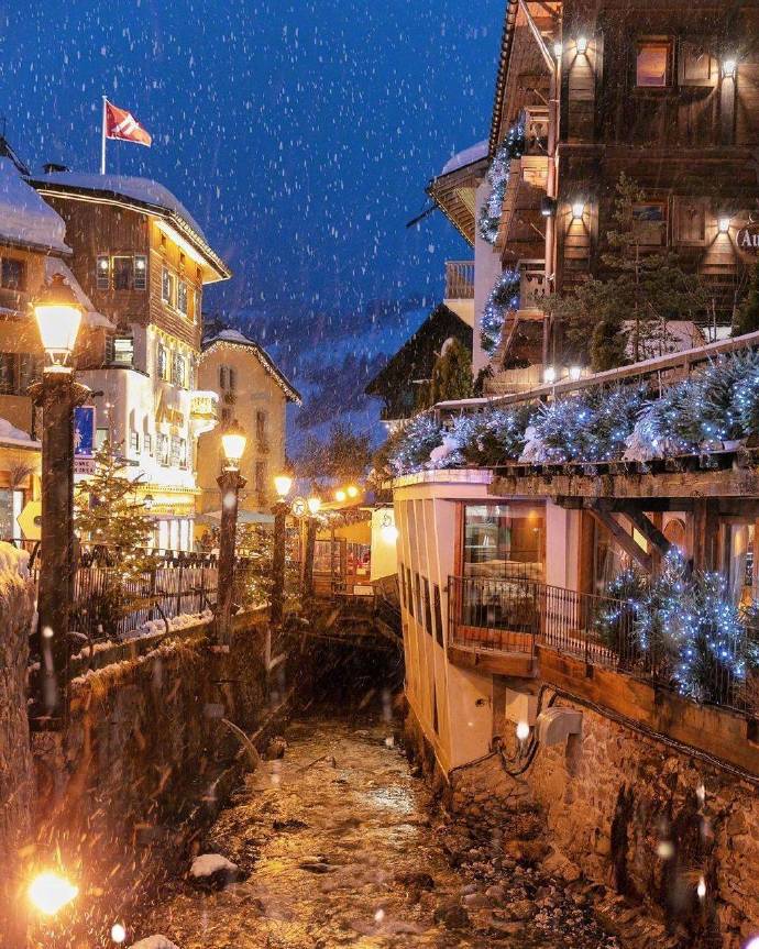 城镇唯美雪景图片  被雪覆盖的城市