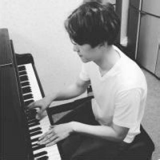 弹钢琴男生图片唯美图片(7)