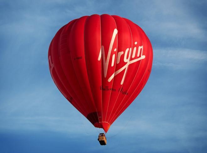 飘荡在高空中的热气球图片(3)