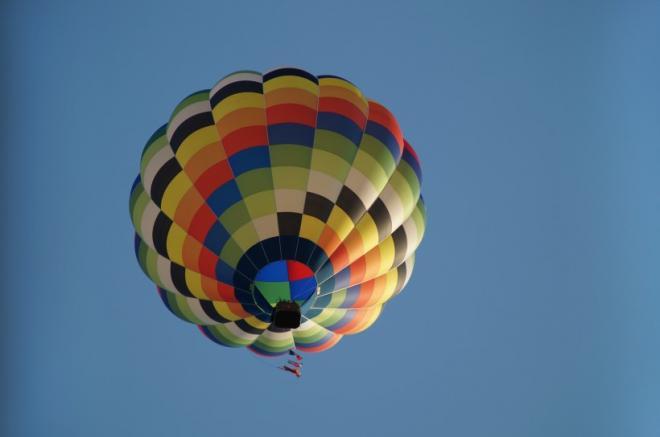 空中美丽的五颜六色热气球图片(5)