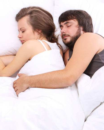 情侣抱着睡觉图片(2)