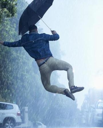 男人雨中撑伞唯美图片(2)