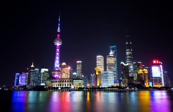 上海东方明珠图片夜景，乐观开朗的人，可以让平凡的生活充满乐趣
