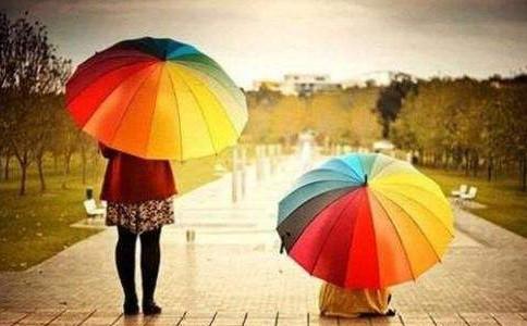 雨伞爱情图片 每个人的青春，终逃不过一场爱情