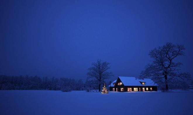 冬天的夜景图片，还有人会重视你、倾听你”的那份感动