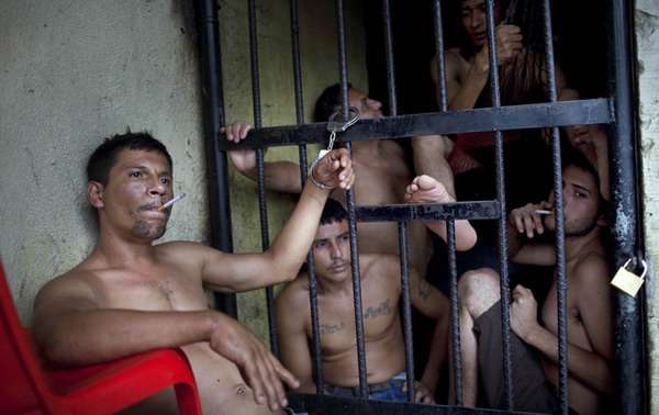 洪都拉斯监狱：最危险最拥挤最自由