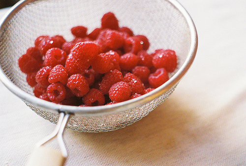 好吃的水果白草莓图片(5)