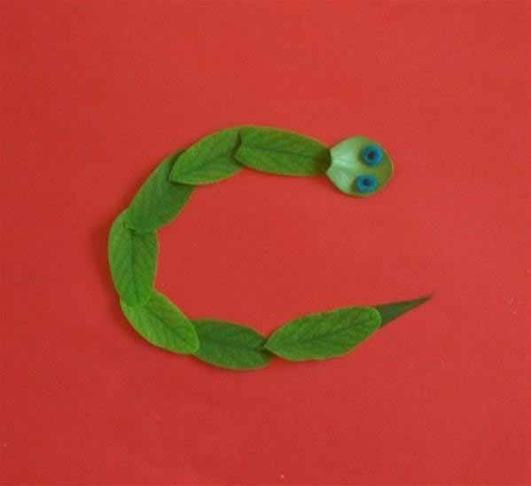 树叶贴画的制作方法 创意儿童手工DIY小蛇拼贴画教程(5)
